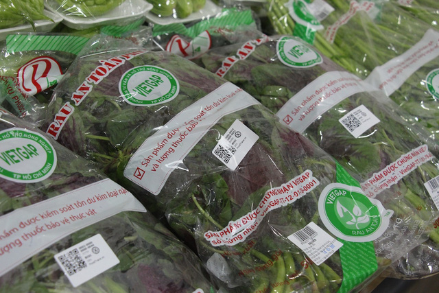 Một bó rau dán 5 loại tem